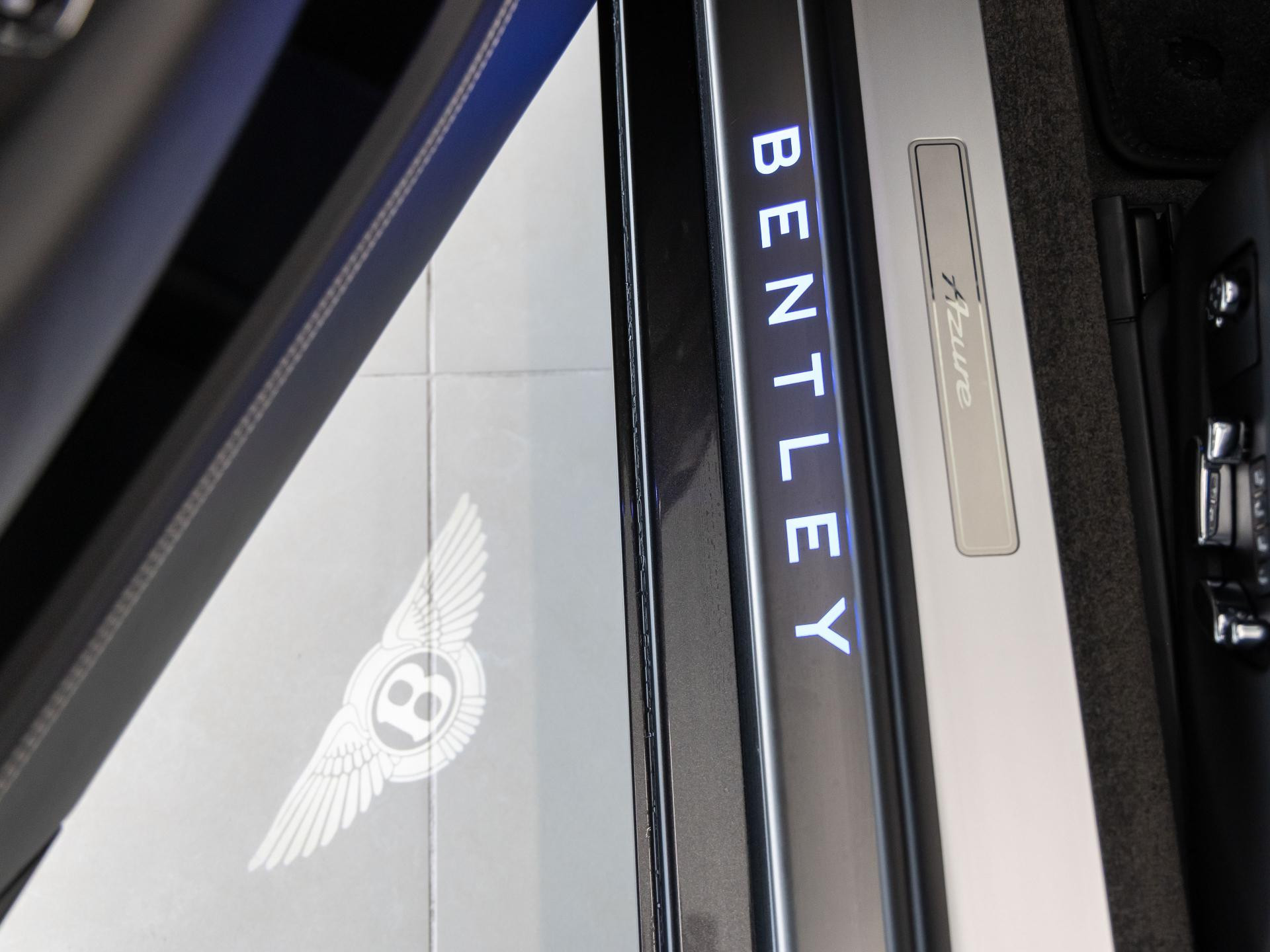 Bentley New Continental GTC Azure V8 von BENTLEY FRANKFURT