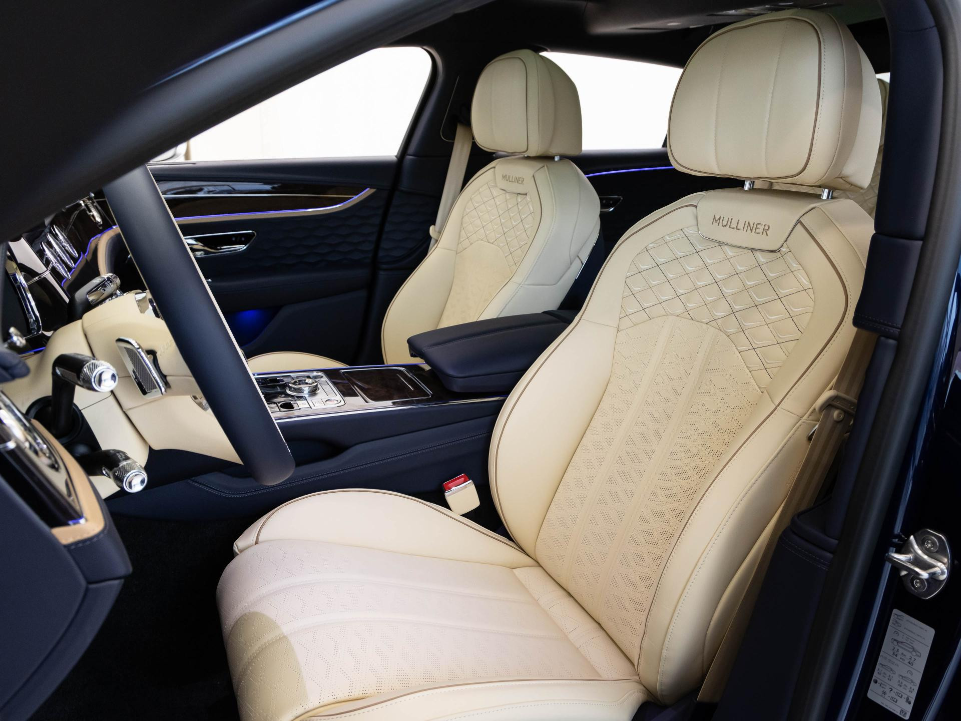 Bentley Flying Spur Mulliner (MY26) von BENTLEY FRANKFURT