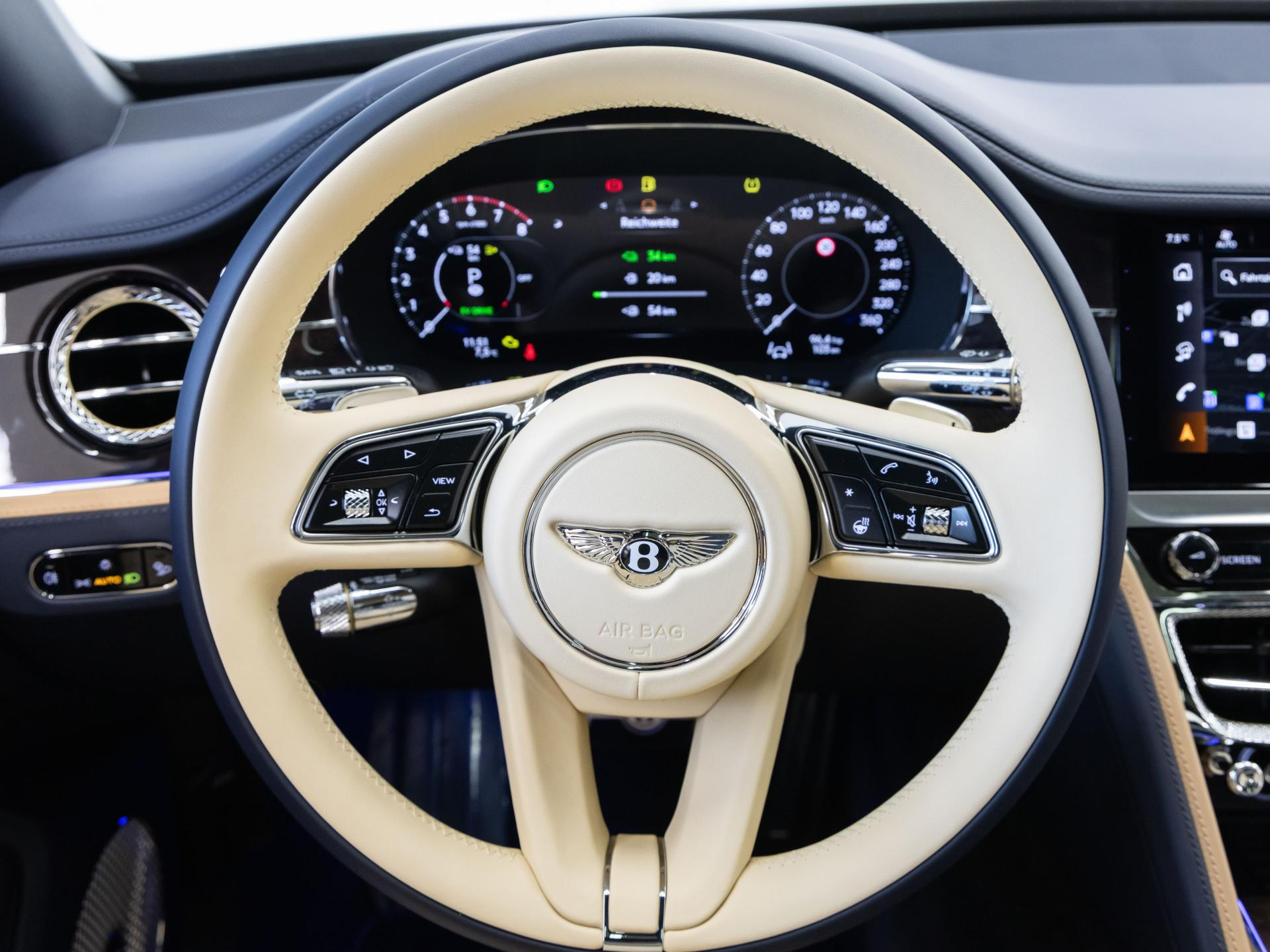 Bentley Flying Spur Mulliner (MY26) von BENTLEY FRANKFURT