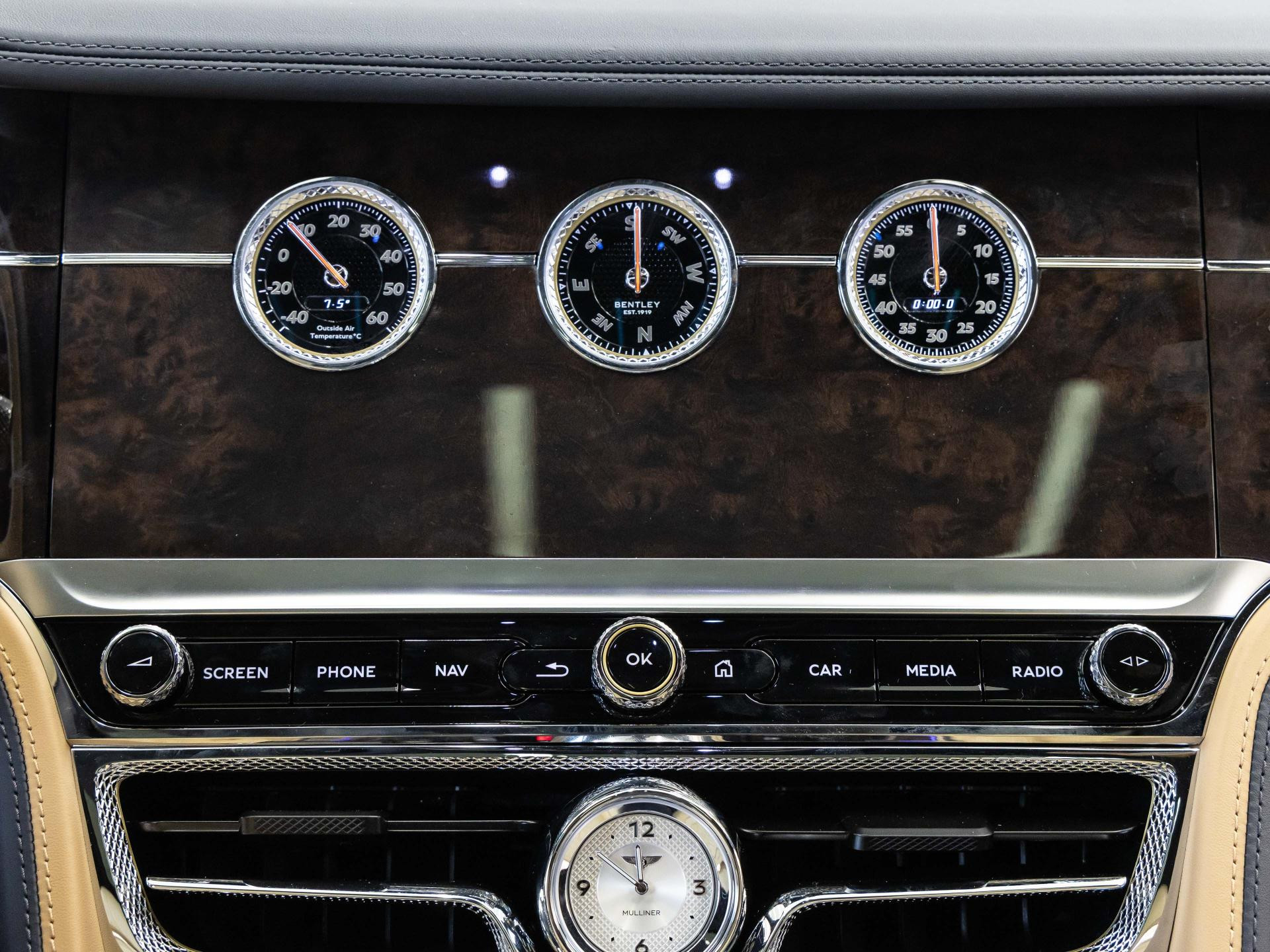 Bentley Flying Spur Mulliner (MY26) von BENTLEY FRANKFURT