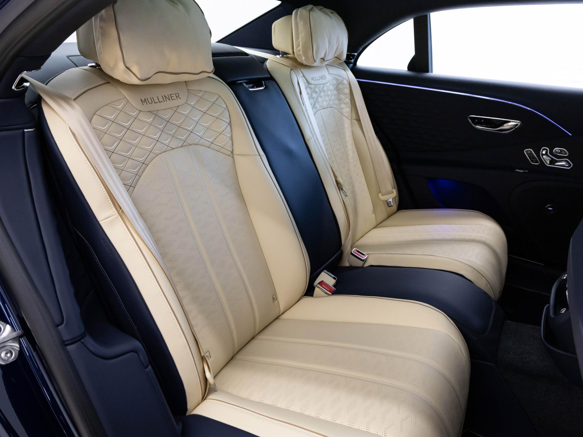 Bentley Flying Spur Mulliner (MY26) von BENTLEY FRANKFURT