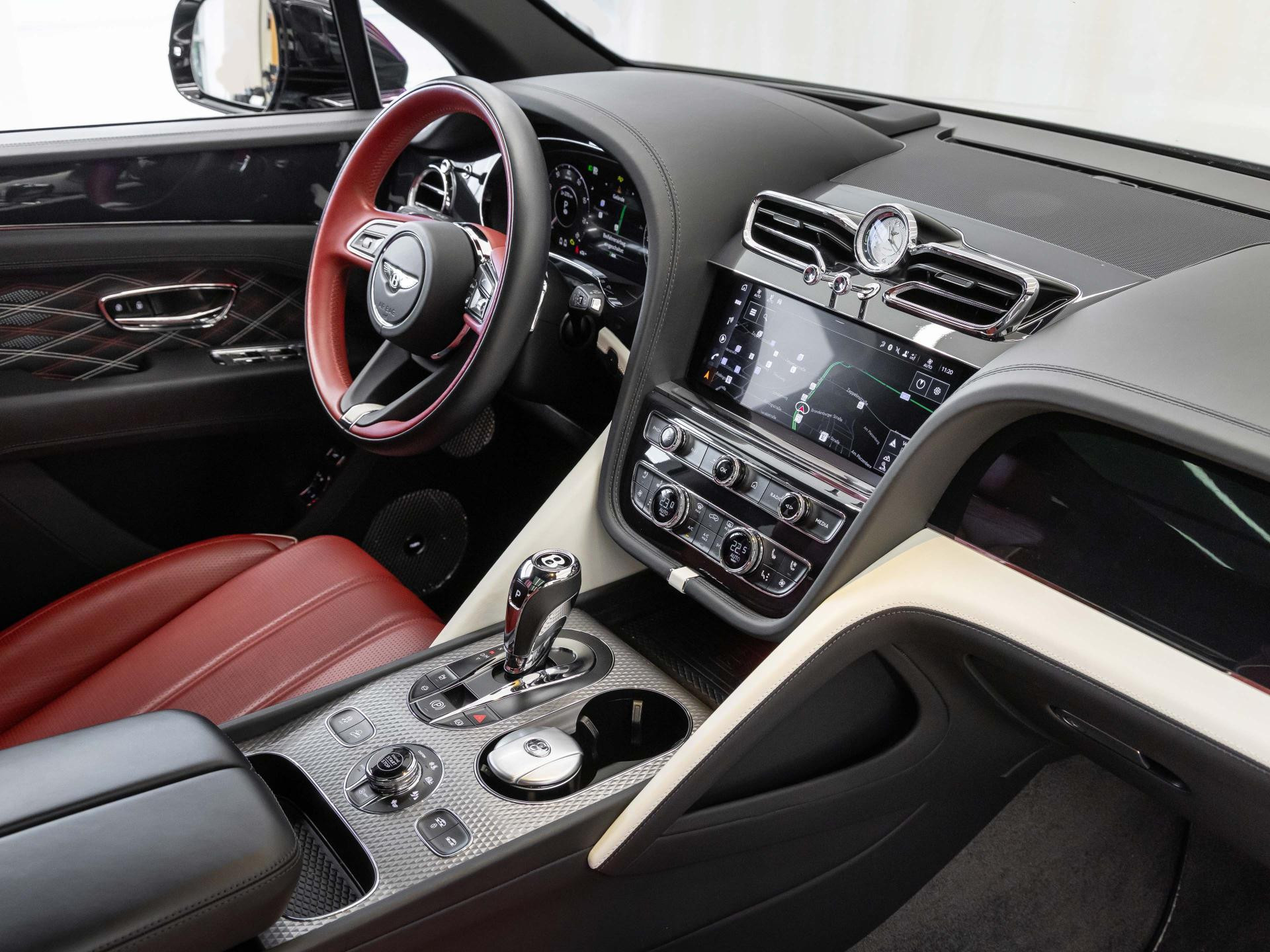 Bentley Bentayga EWB Mulliner von BENTLEY FRANKFURT