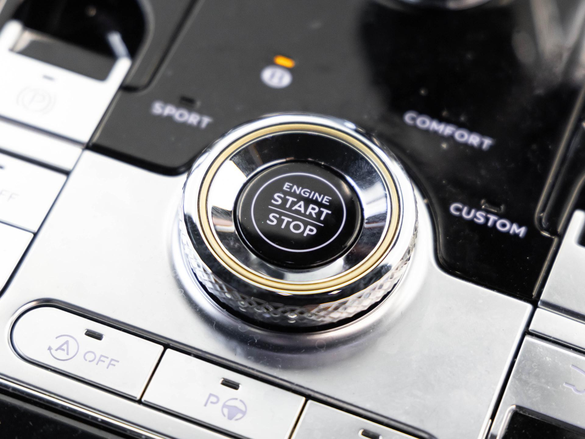 Bentley New Continental GT V8 von BENTLEY FRANKFURT