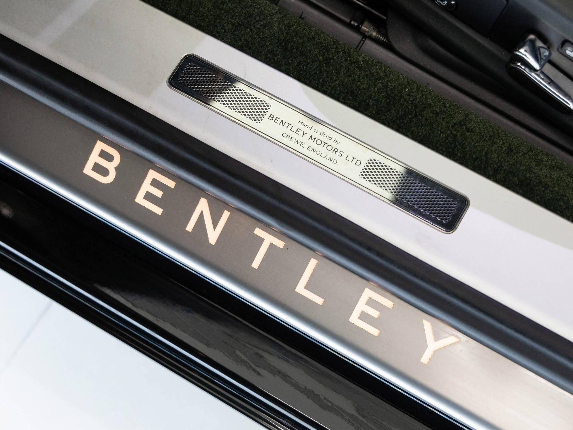 Bentley New Continental GT V8 von BENTLEY FRANKFURT