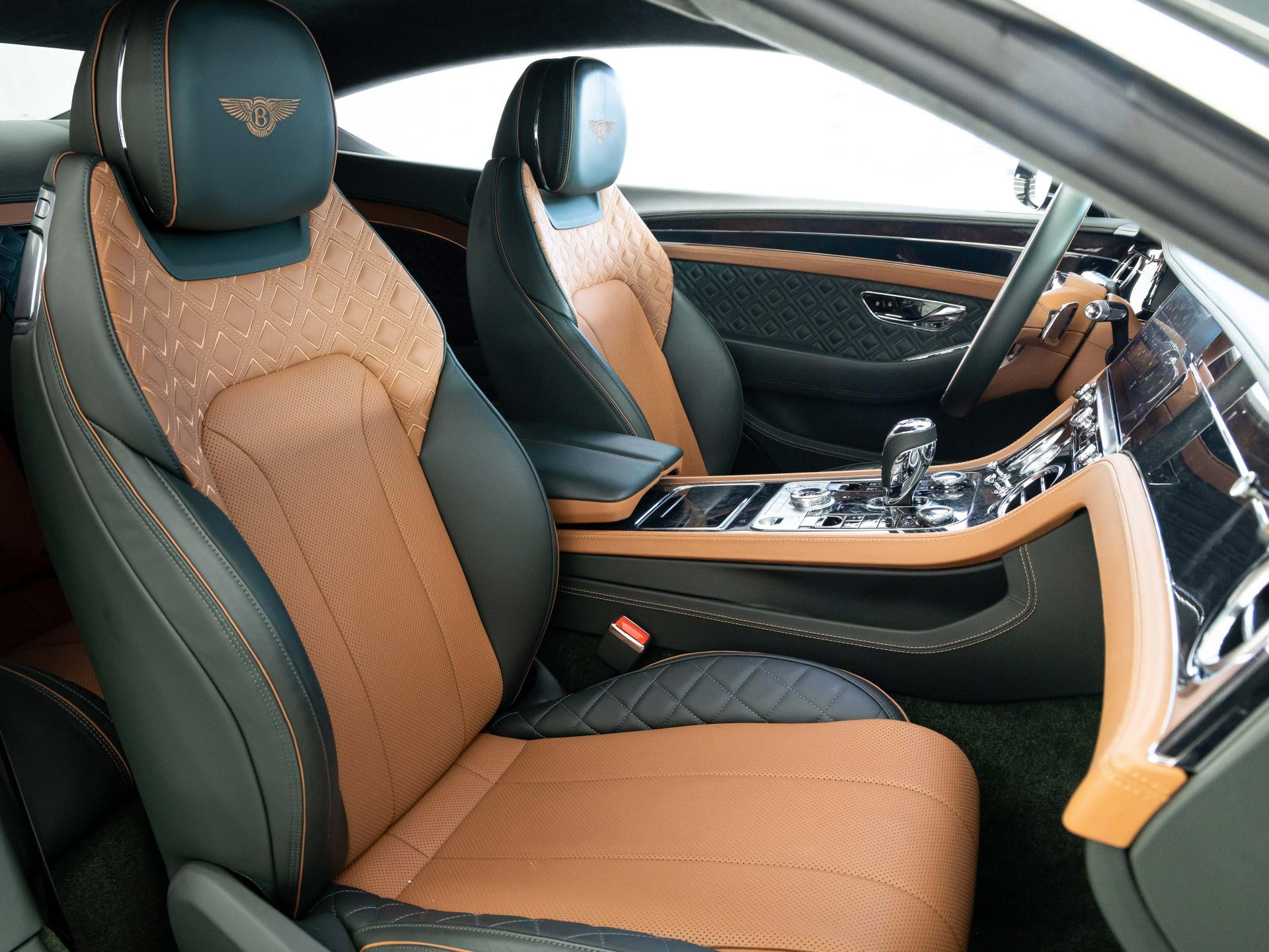 Bentley New Continental GT V8 von BENTLEY FRANKFURT