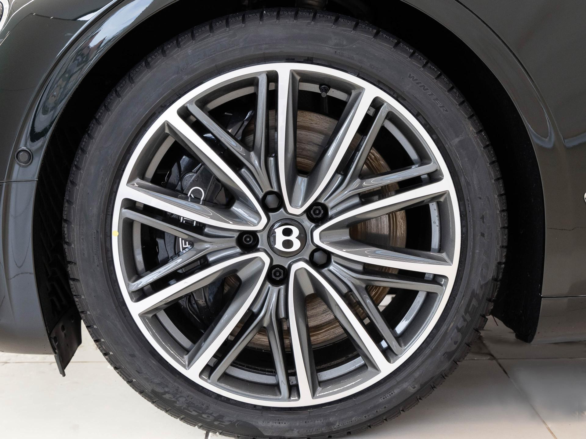 Bentley New Continental GT V8 von BENTLEY FRANKFURT