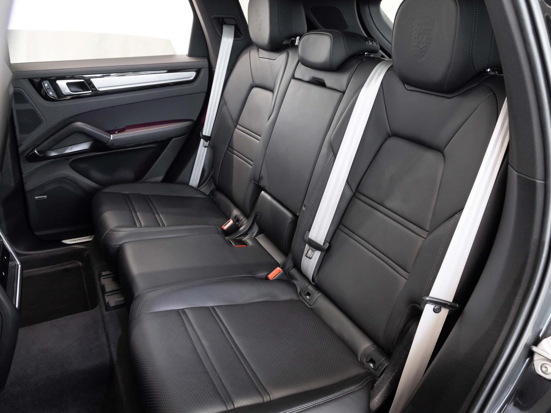 Porsche Cayenne Platinum Edition von BENTLEY MANNHEIM