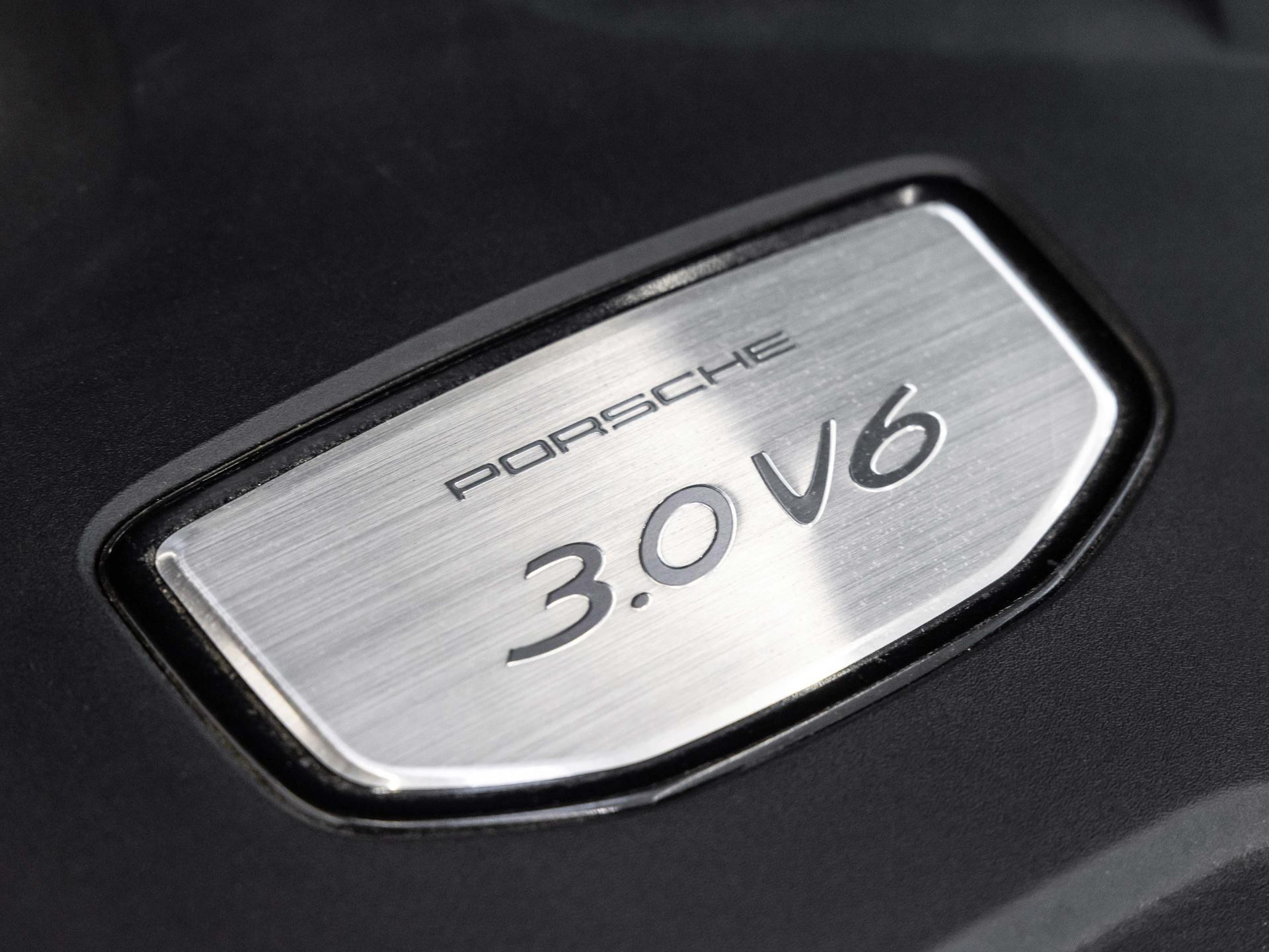Porsche Cayenne Platinum Edition von BENTLEY MANNHEIM