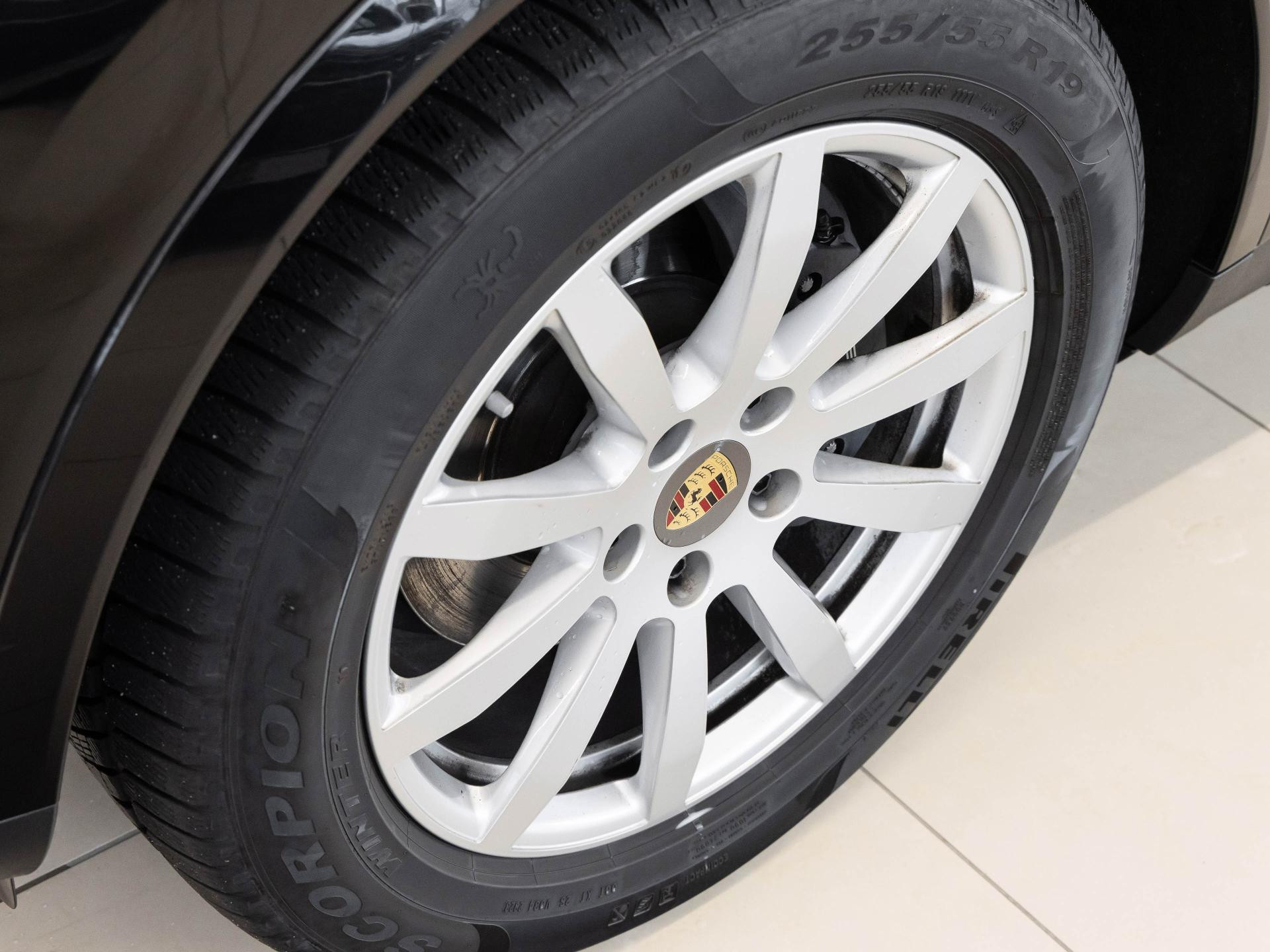 Porsche Cayenne Platinum Edition von BENTLEY MANNHEIM