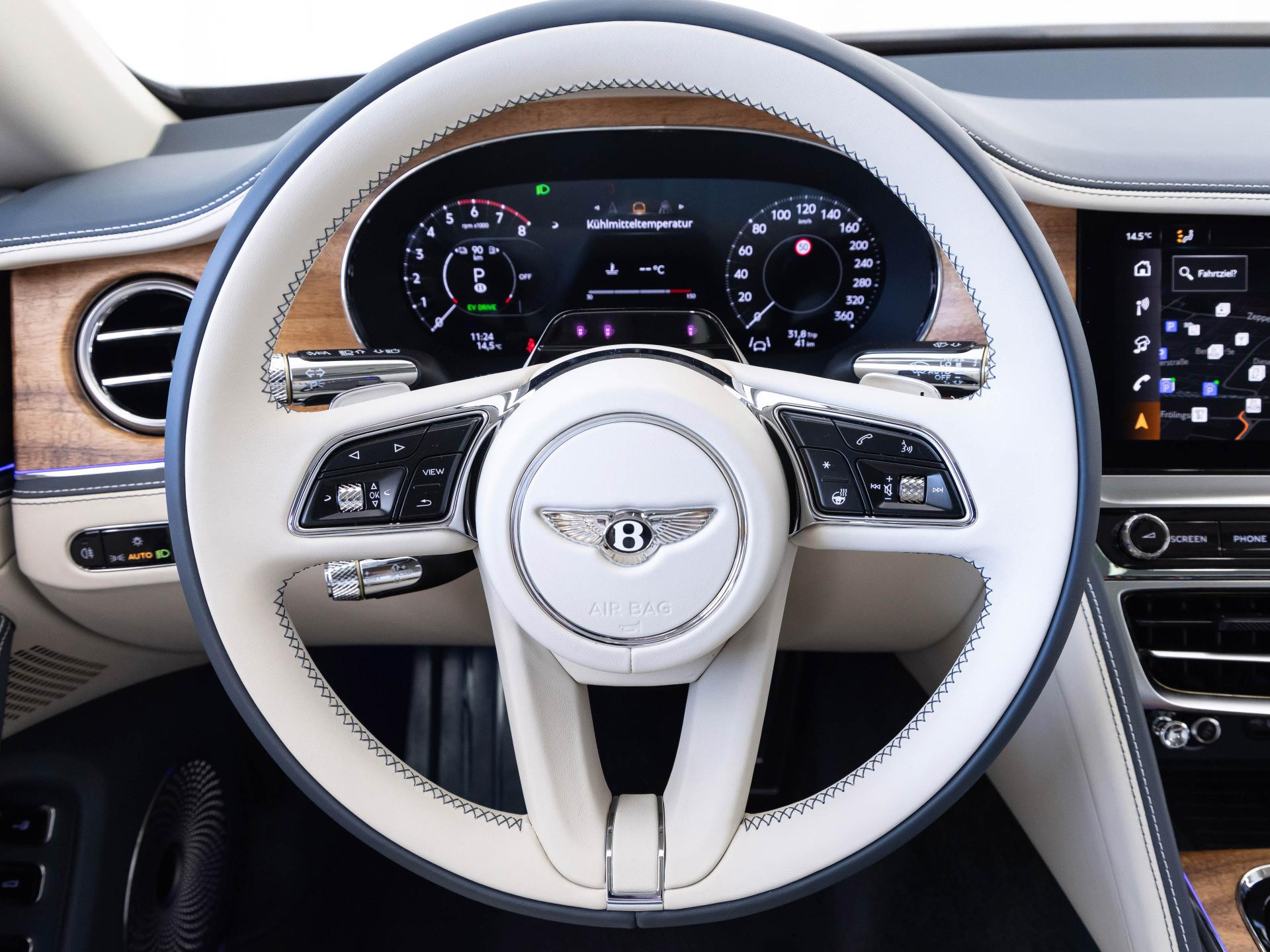 Bentley Flying Spur (MY26) von BENTLEY FRANKFURT