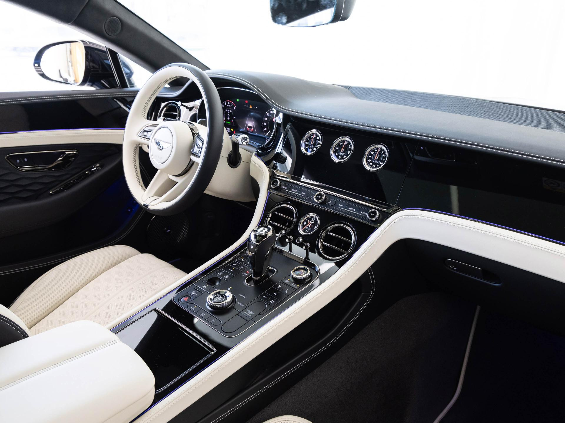 Bentley Continental GT S (MY26) Hybrid von BENTLEY FRANKFU