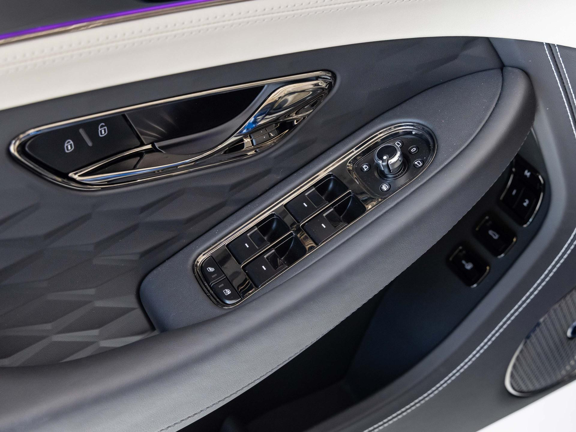 Bentley Continental GTC S AKRAPOVIC / MULLINER COLOUR /