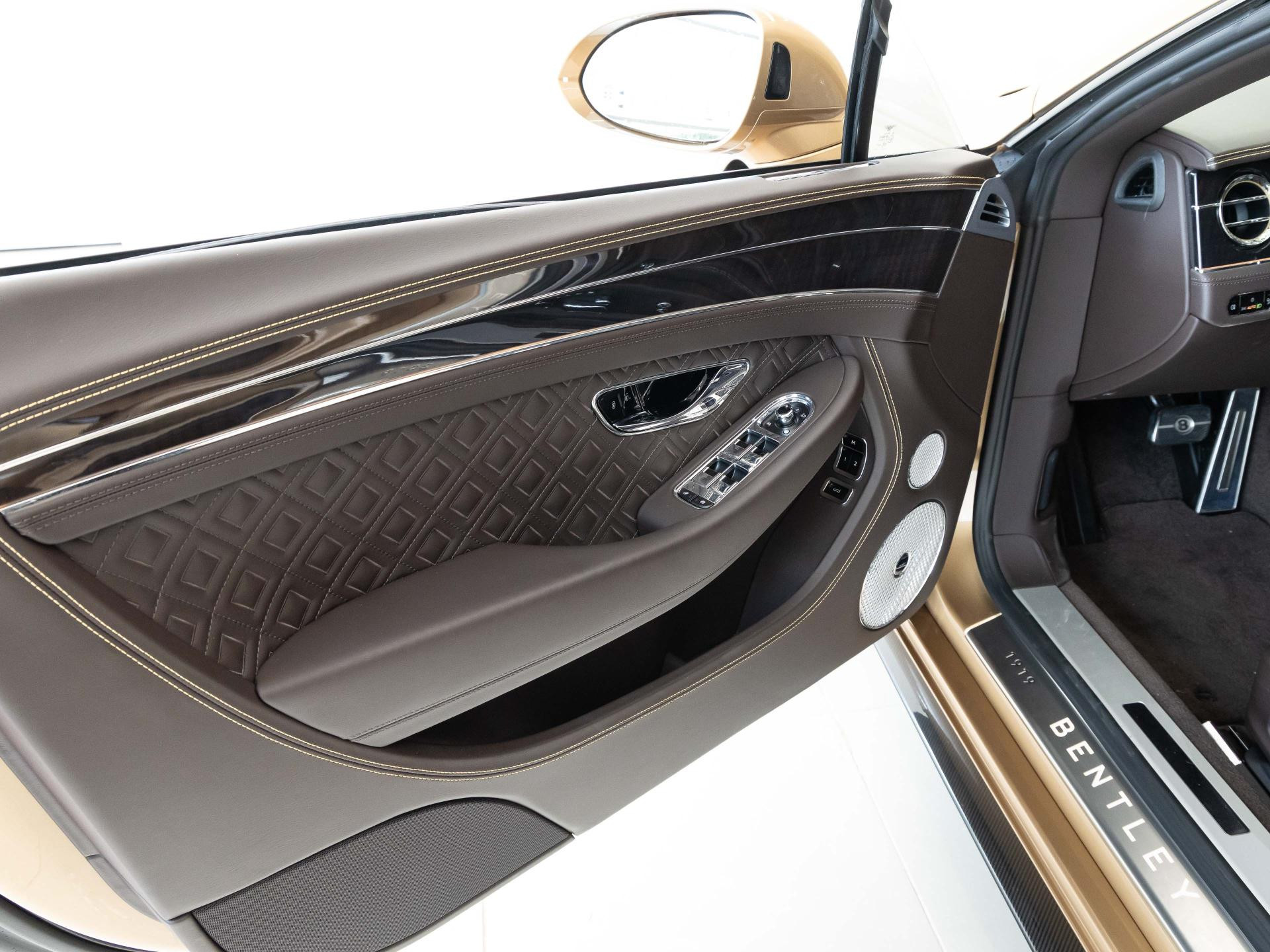 Bentley New Continental GT W12 MULLINER / BLACKLINE / CARB