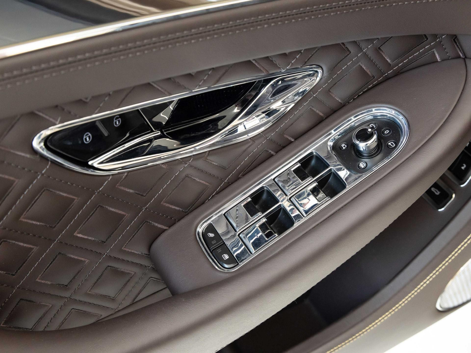 Bentley New Continental GT W12 MULLINER / BLACKLINE / CARB