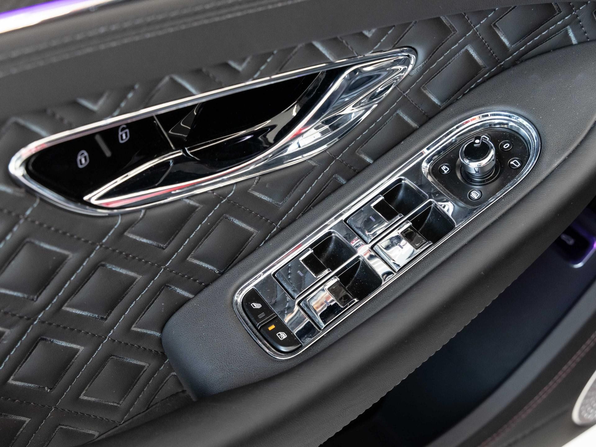 Bentley New Continental GT V8 von BENTLEY FRANKFURT