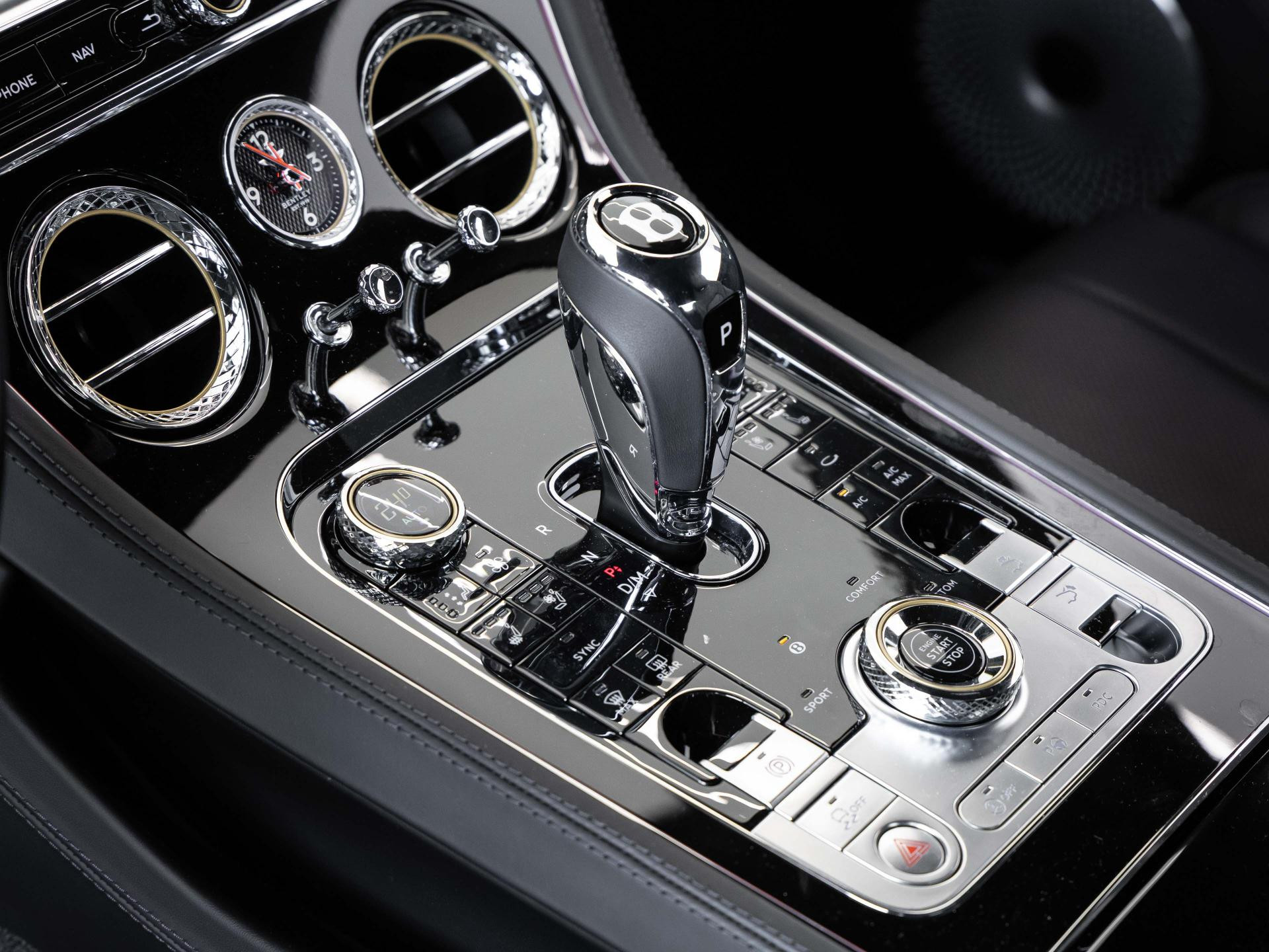 Bentley New Continental GT V8 von BENTLEY FRANKFURT