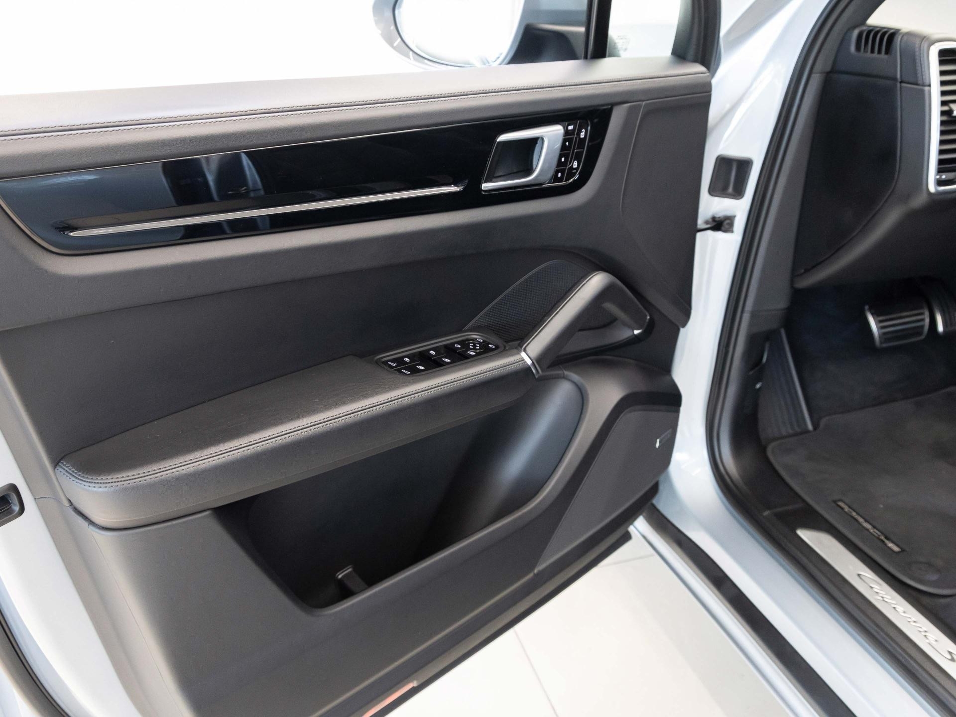 Porsche Cayenne S - Sport Design Paket - Sportabgasanlage