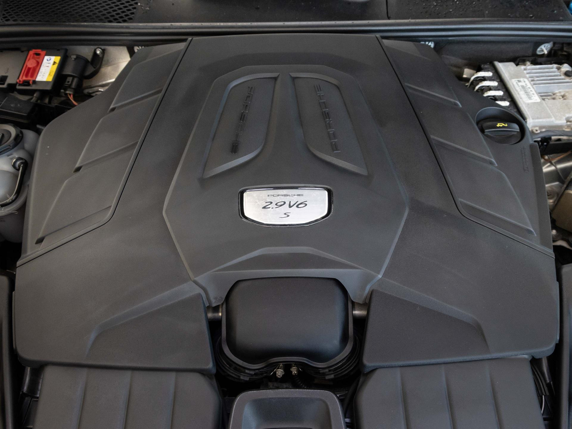 Porsche Cayenne S - Sport Design Paket - Sportabgasanlage