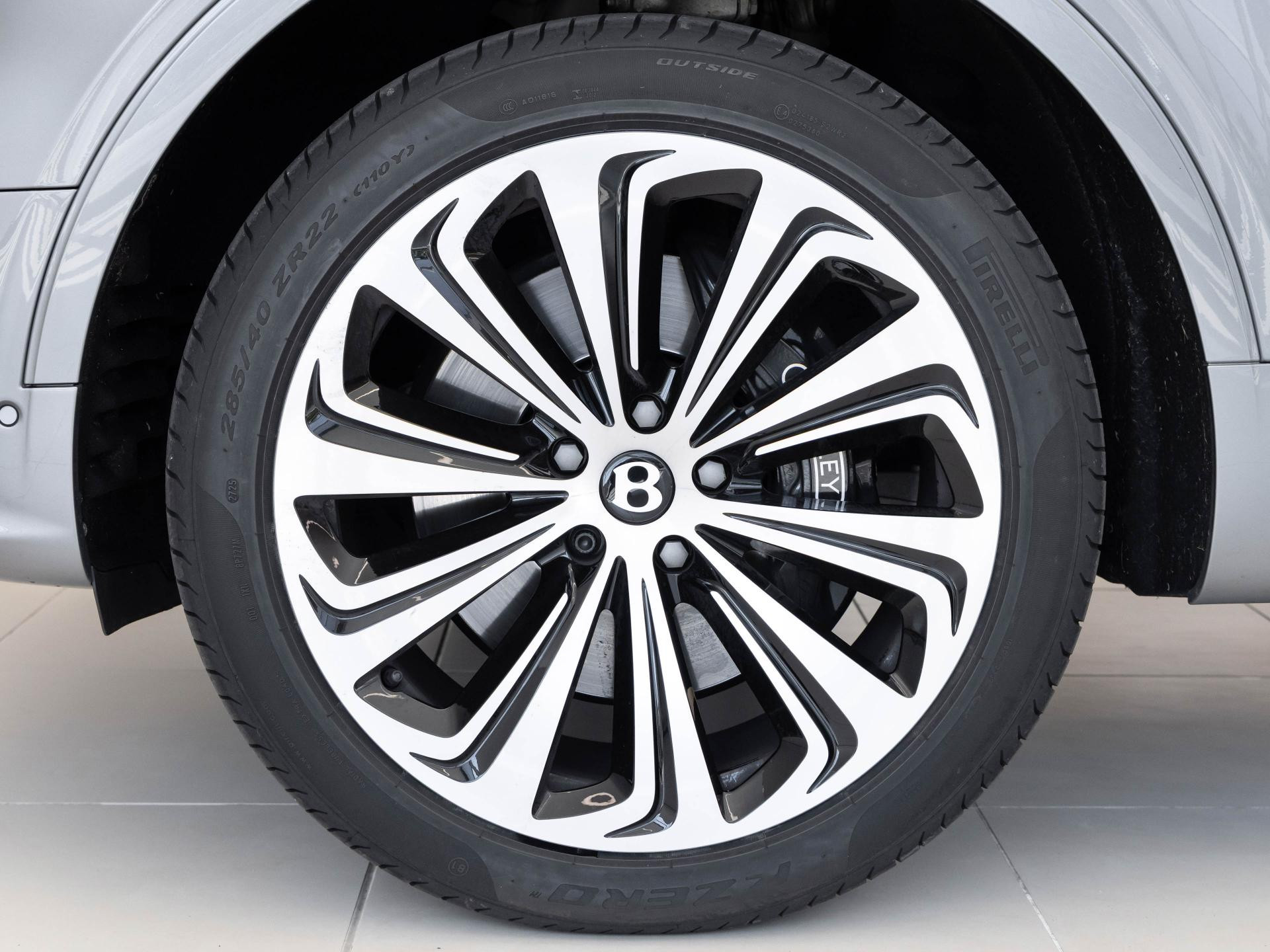 Bentley Bentayga V8 First Edition von BENTLEY FRANKFURT