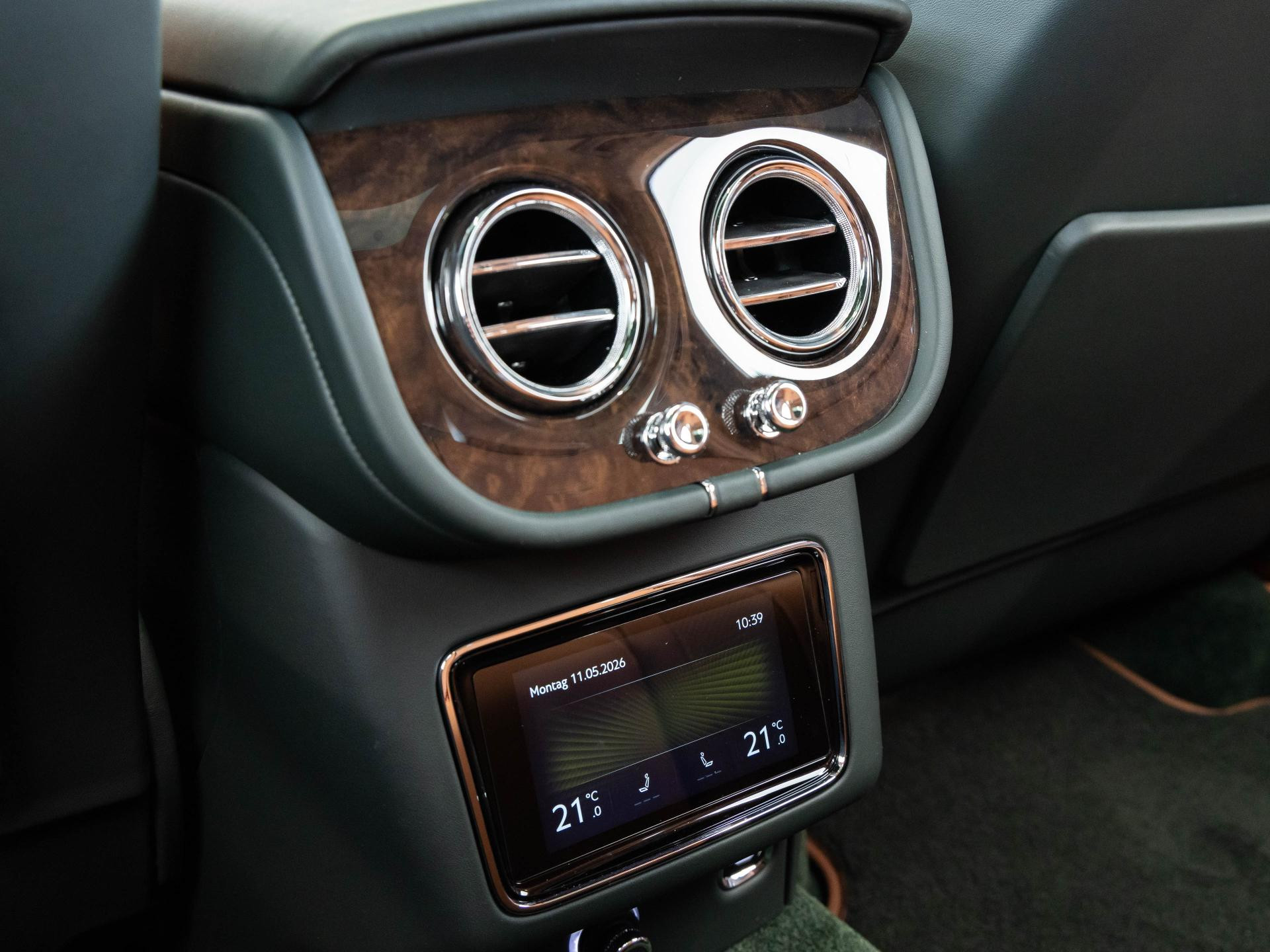 Bentley Bentayga V8 Azure von BENTLEY MANNHEIM