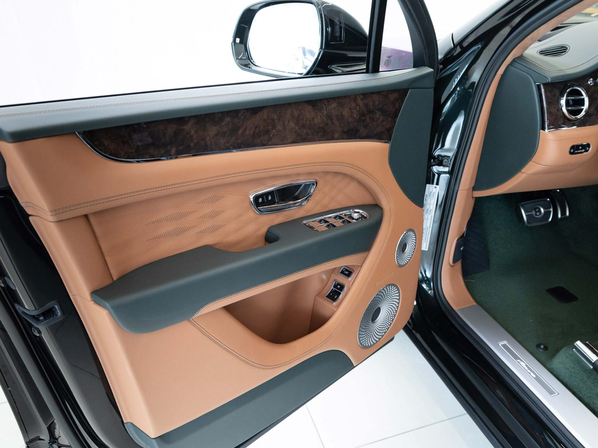 Bentley Bentayga V8 Azure von BENTLEY MANNHEIM
