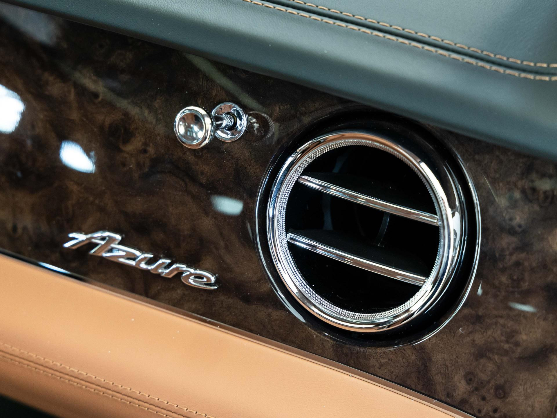 Bentley Bentayga V8 Azure von BENTLEY MANNHEIM