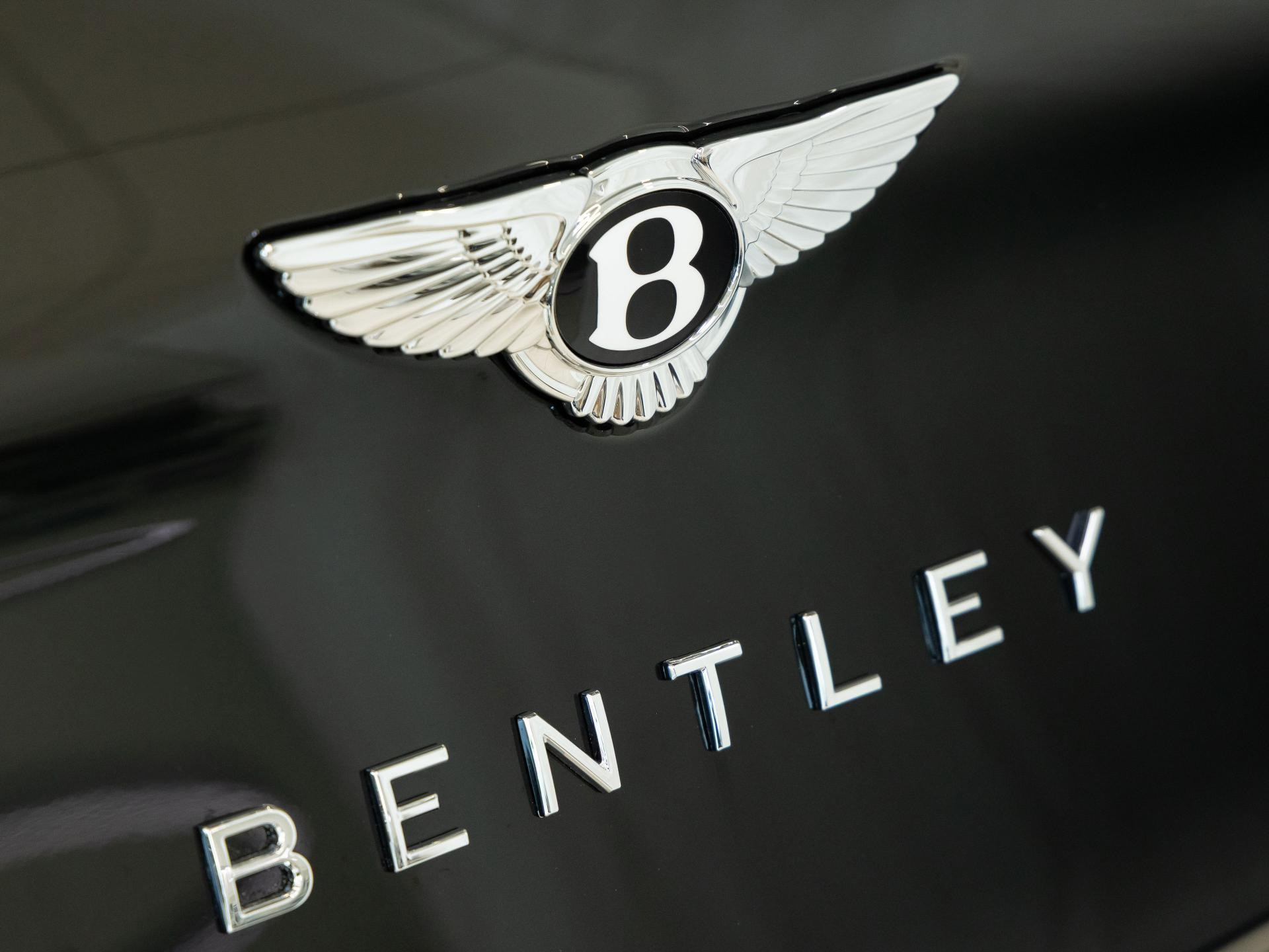 Bentley Bentayga V8 Azure von BENTLEY MANNHEIM