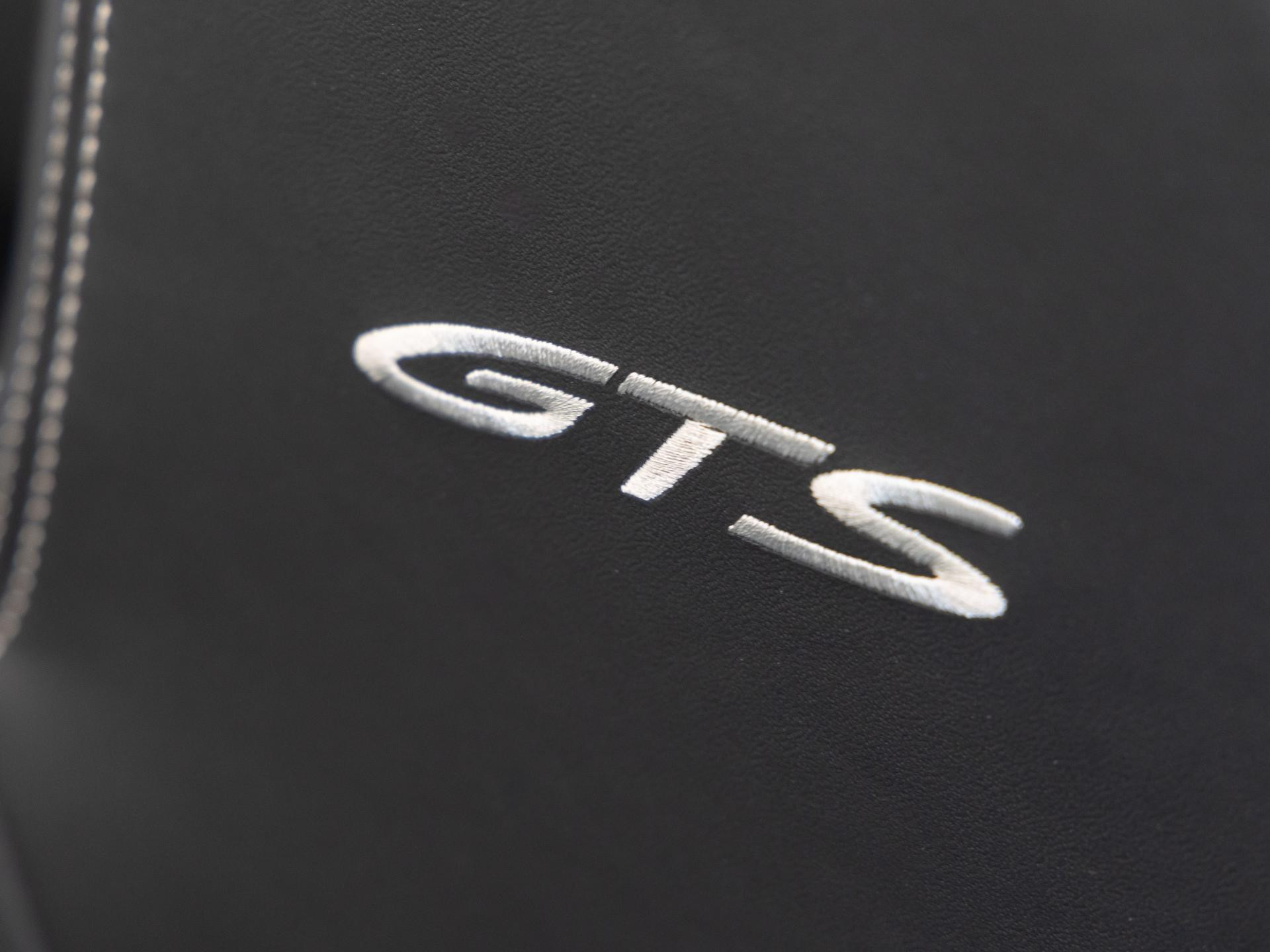 Porsche 911 Carrera Cabrio GTS Sportpaket Bluetooth Navi