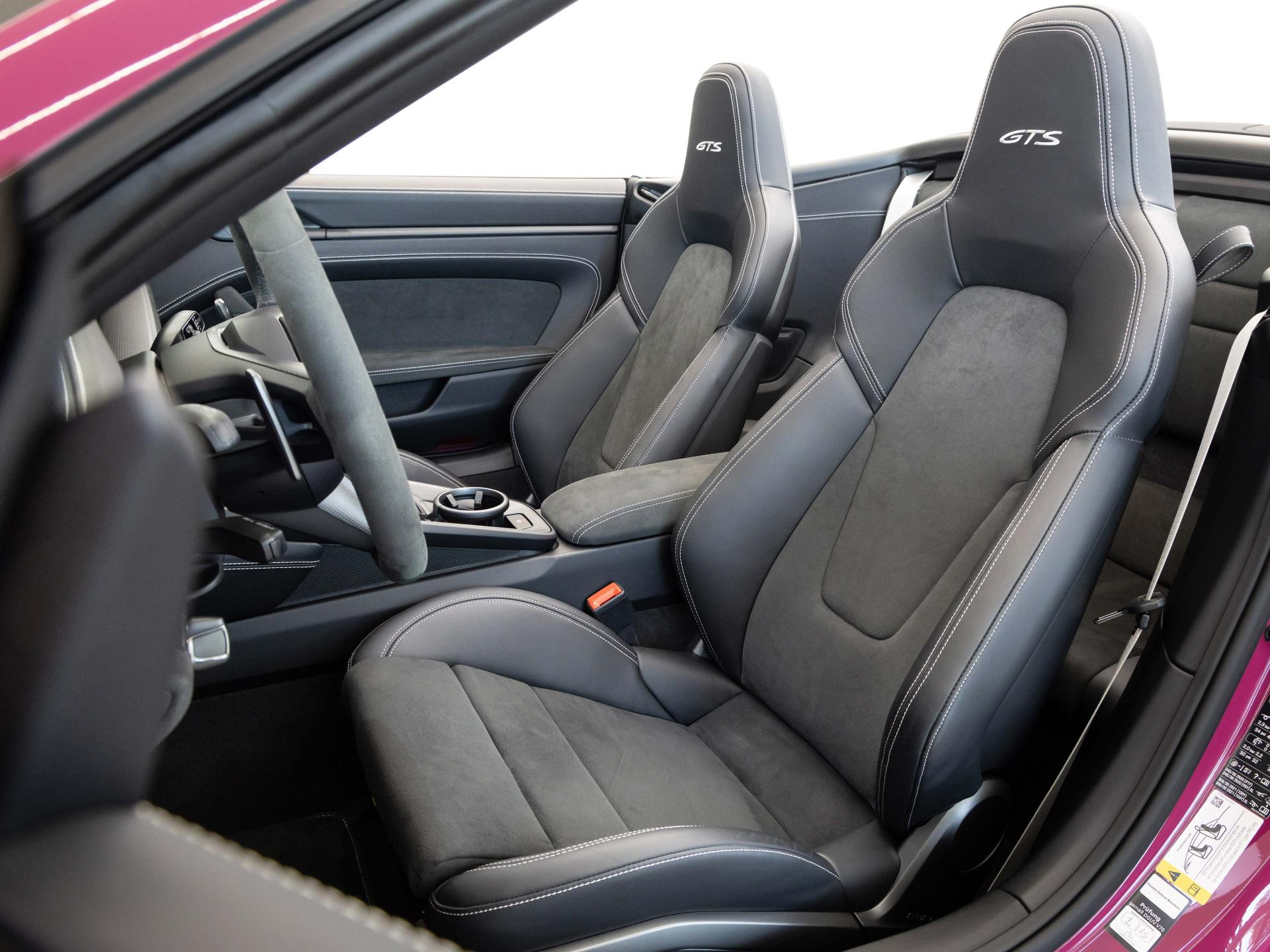 Porsche 911 Carrera Cabrio GTS Sportpaket Bluetooth Navi
