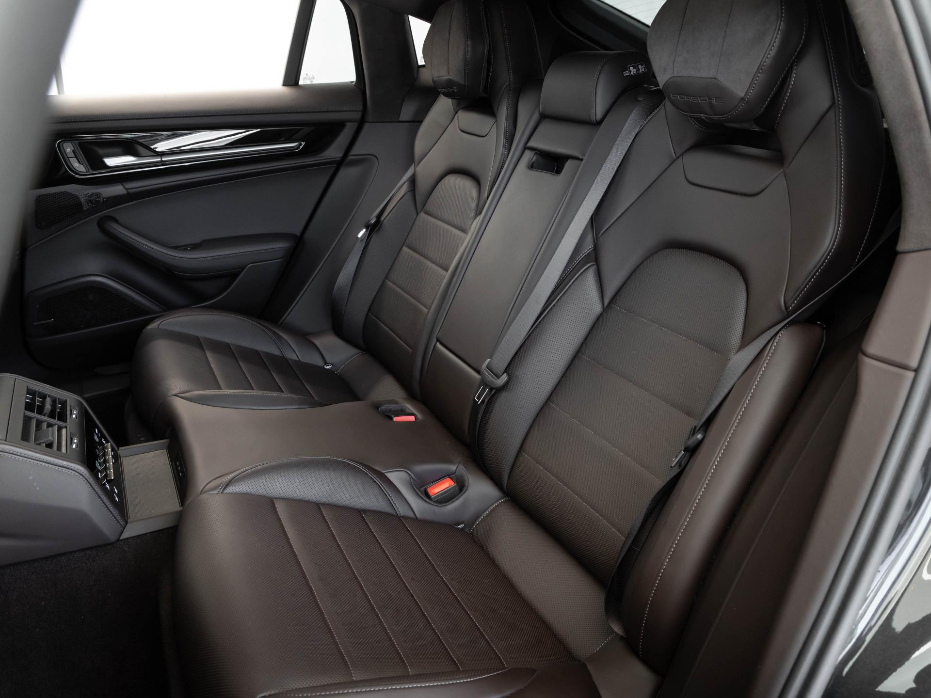 Porsche Panamera Turbo S E-Hybrid von BENTLEY FRANKFURT