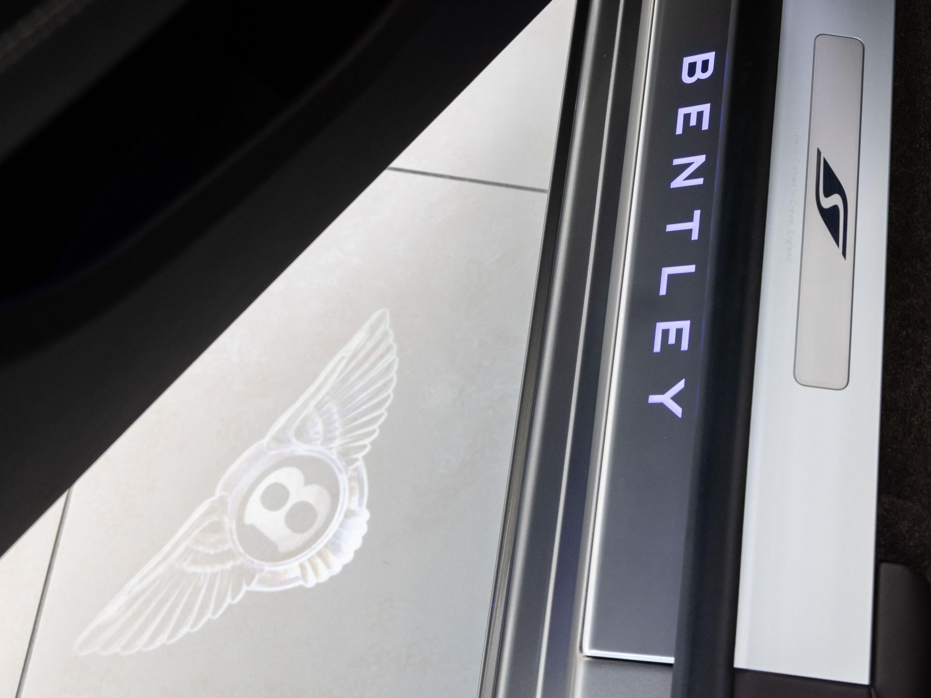 Bentley NEW Flying Spur S von BENTLEY MANNHEIM Sportpaket